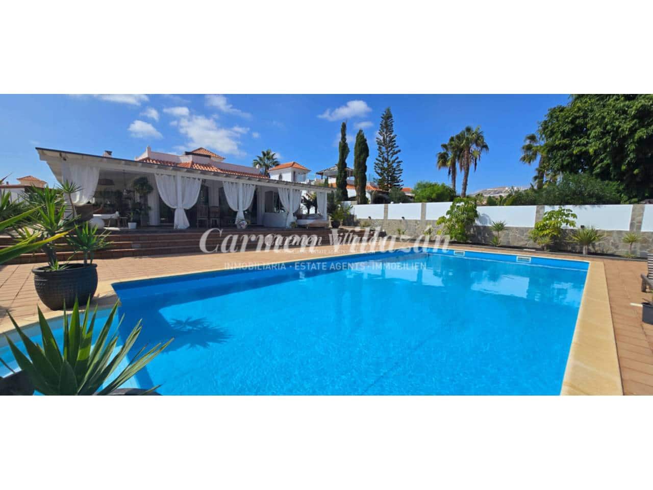 4 Zimmer Villa zu verkaufen in Caleta de Fuste mit Pool - 1.000.000 € (Ref: 9472274)