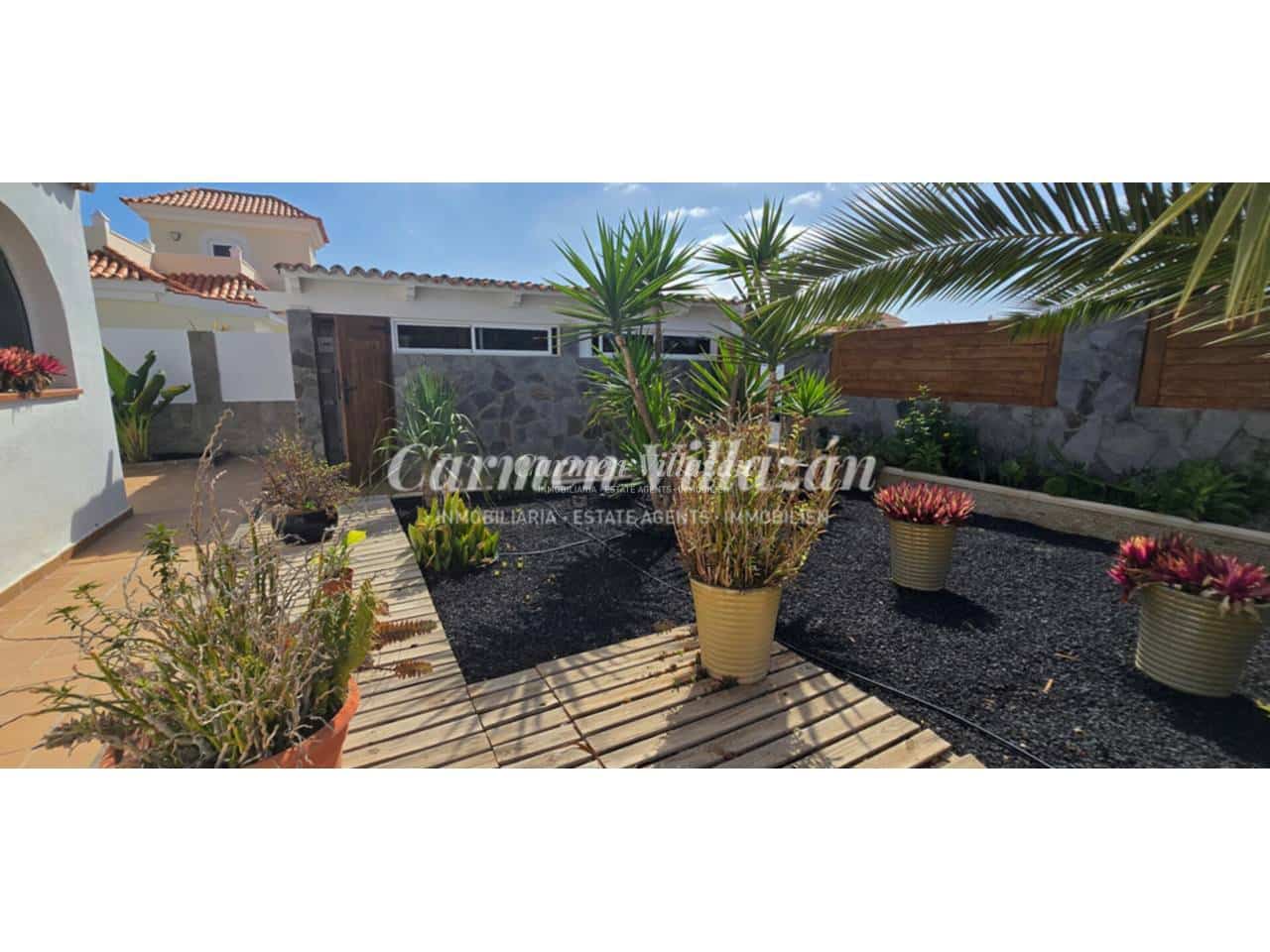 4 Zimmer Villa zu verkaufen in Caleta de Fuste mit Pool - 1.000.000 € (Ref: 9472274)