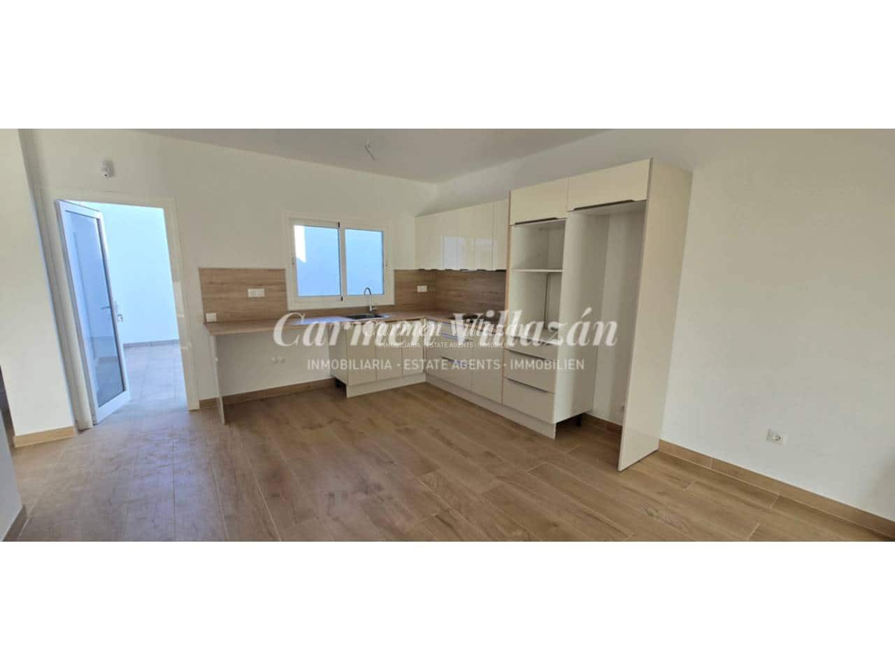 Chalet de 3 habitaciones en Gran Tarajal en venta - 328.000 € (Ref: 9480600)