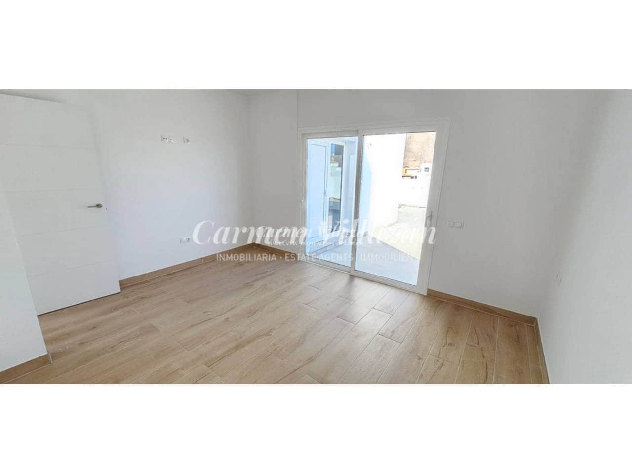 Chalet de 3 habitaciones en Gran Tarajal en venta - 328.000 € (Ref: 9480600)