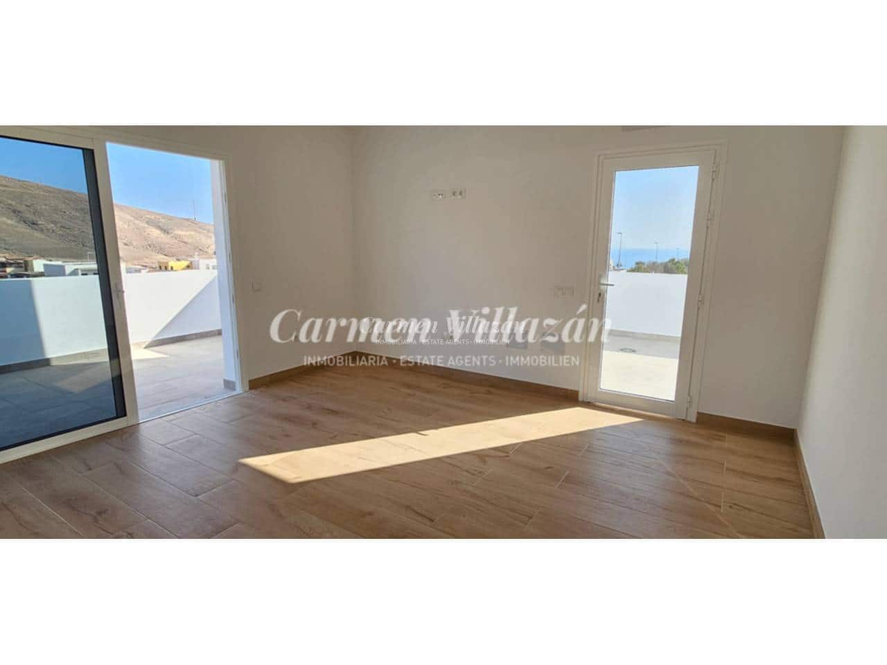 Chalet de 3 habitaciones en Gran Tarajal en venta - 328.000 € (Ref: 9480600)