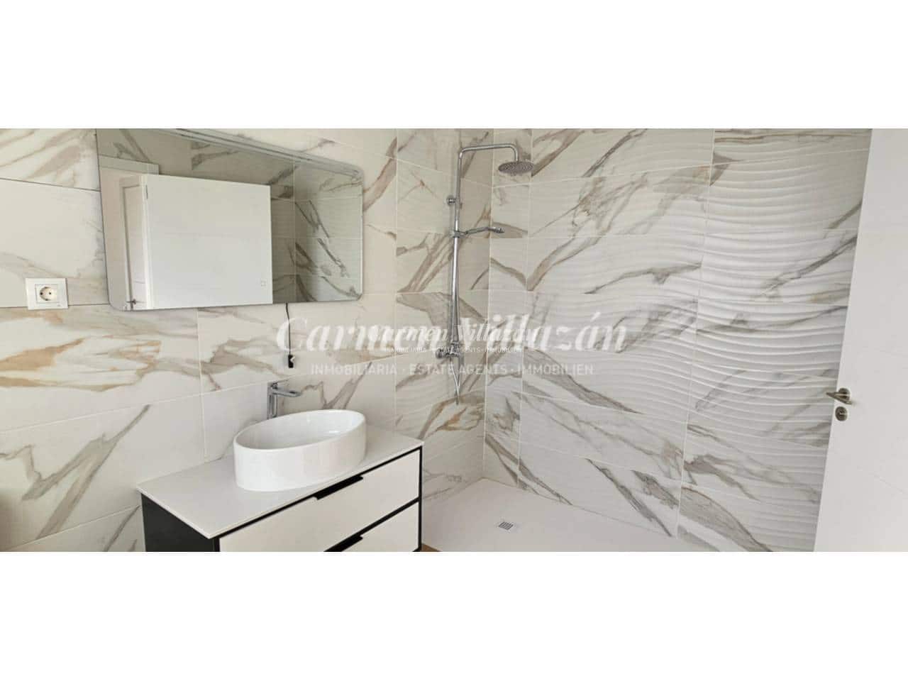 Chalet de 3 habitaciones en Gran Tarajal en venta - 328.000 € (Ref: 9480600)