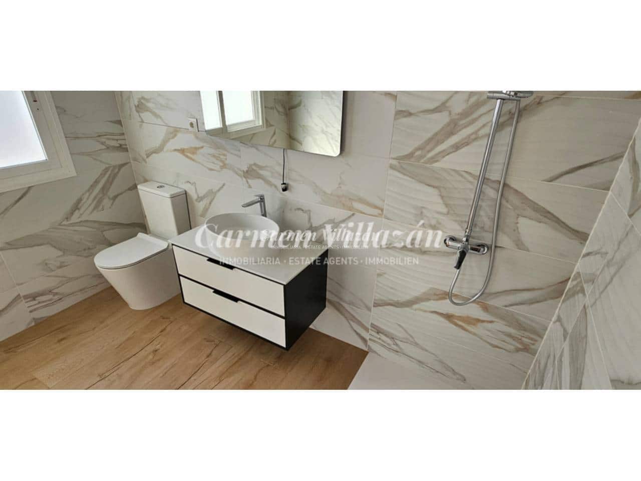 Chalet de 3 habitaciones en Gran Tarajal en venta - 328.000 € (Ref: 9480600)