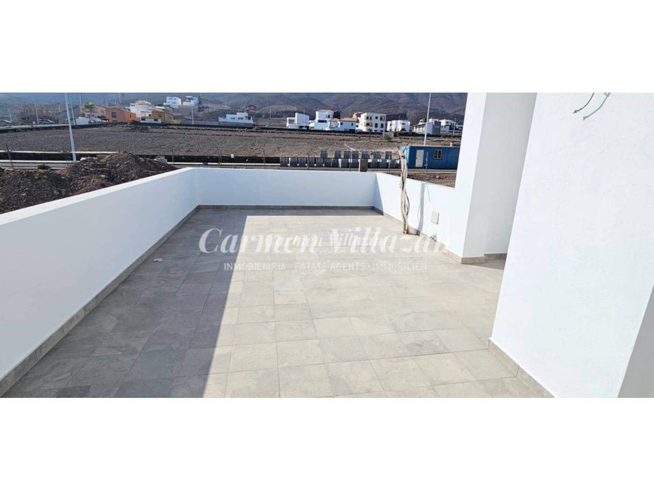 Chalet de 3 habitaciones en Gran Tarajal en venta - 328.000 € (Ref: 9480600)