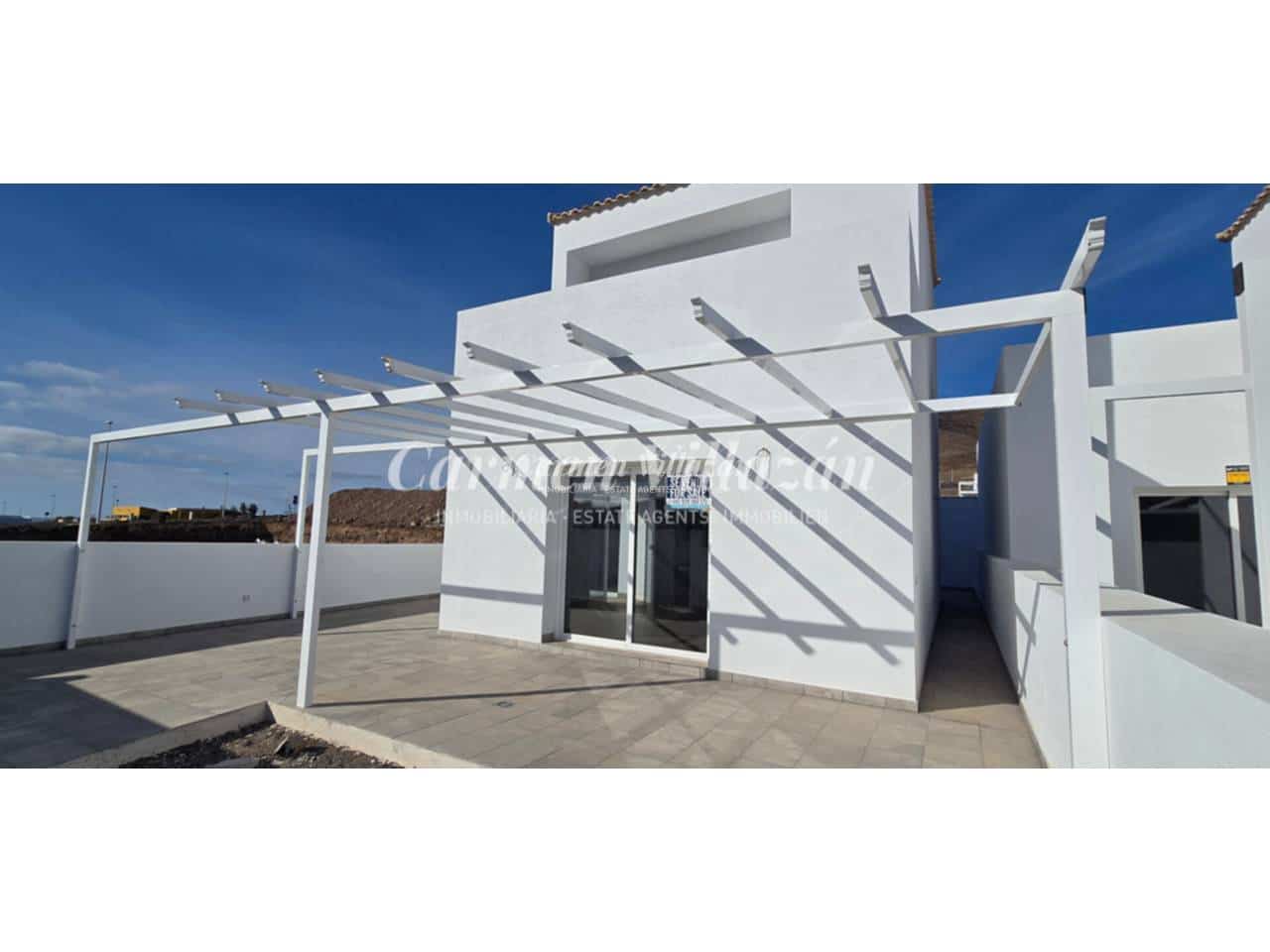 Chalet de 3 habitaciones en Gran Tarajal en venta - 328.000 € (Ref: 9480600)