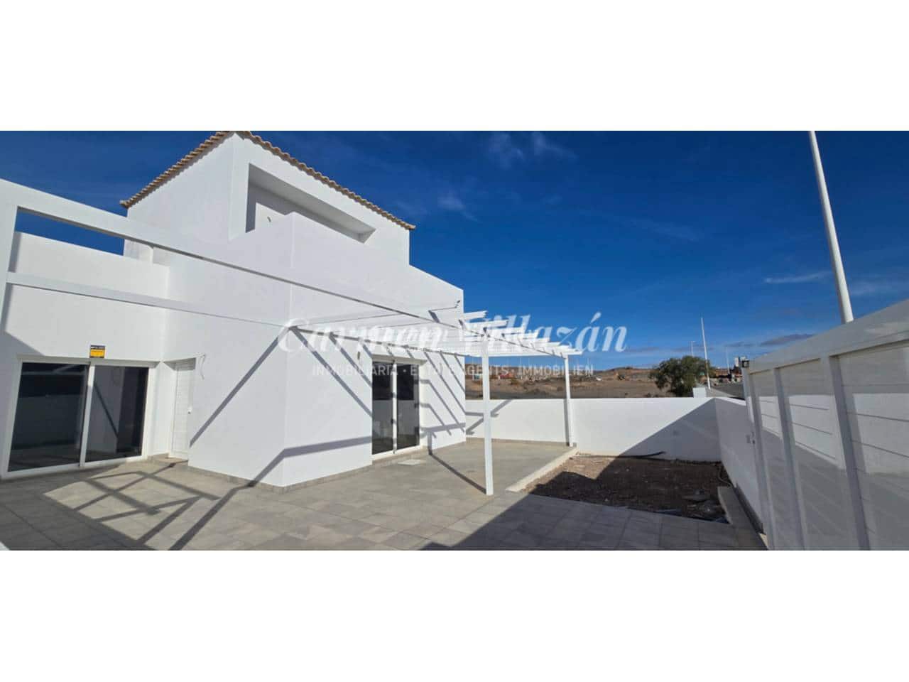 Chalet de 3 habitaciones en Gran Tarajal en venta - 328.000 € (Ref: 9480600)