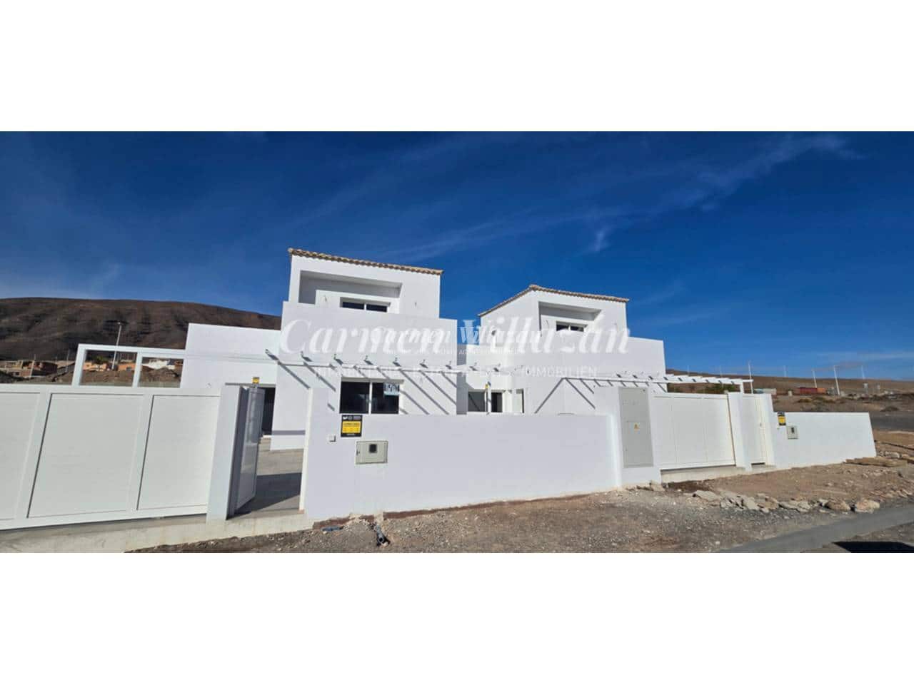 Chalet de 3 habitaciones en Gran Tarajal en venta - 328.000 € (Ref: 9480600)