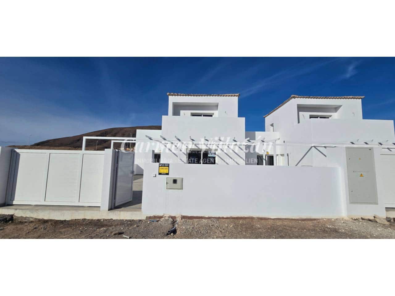 Chalet de 3 habitaciones en Gran Tarajal en venta - 328.000 € (Ref: 9480600)