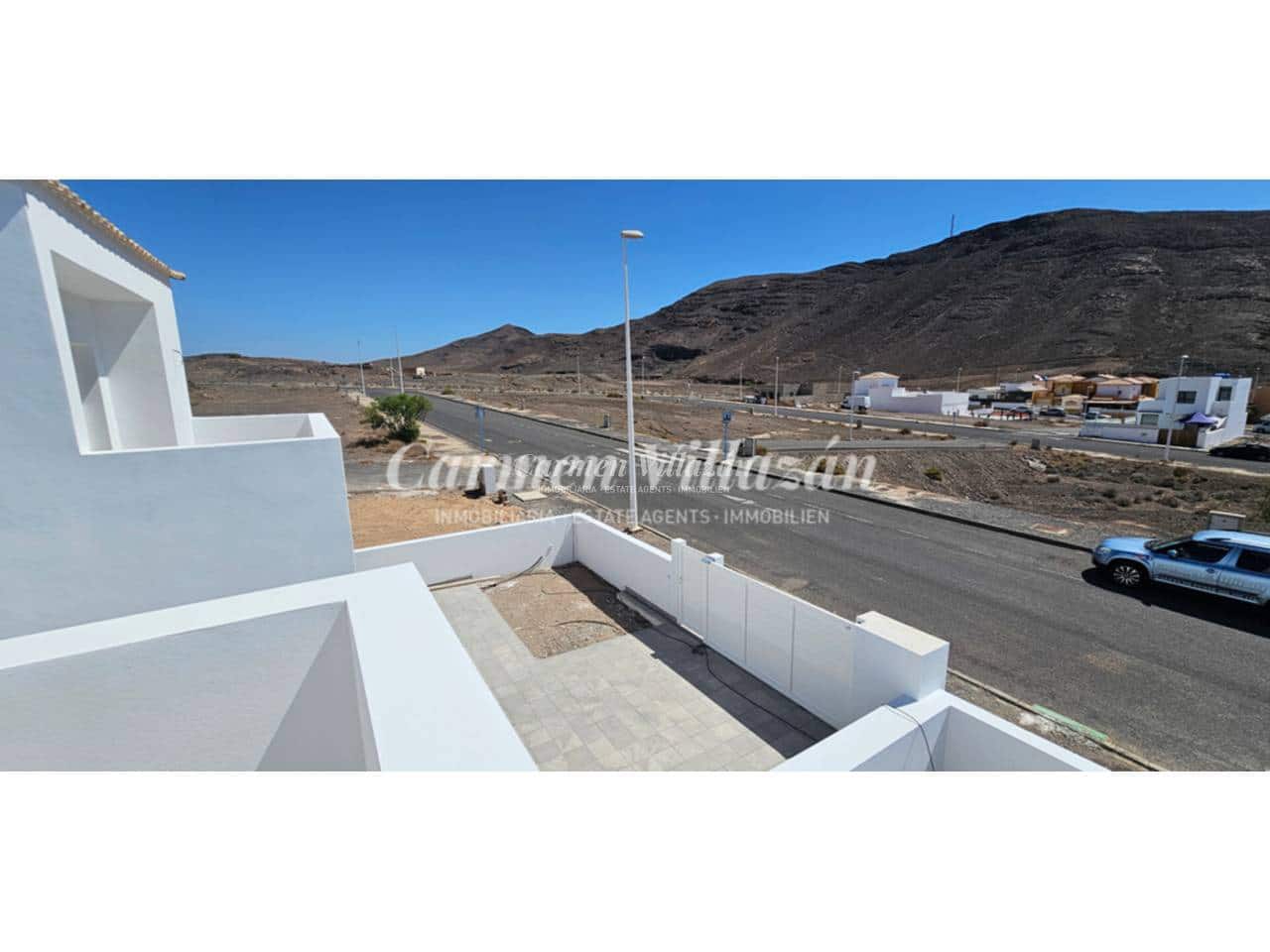 Chalet de 3 habitaciones en Gran Tarajal en venta - 328.000 € (Ref: 9480600)