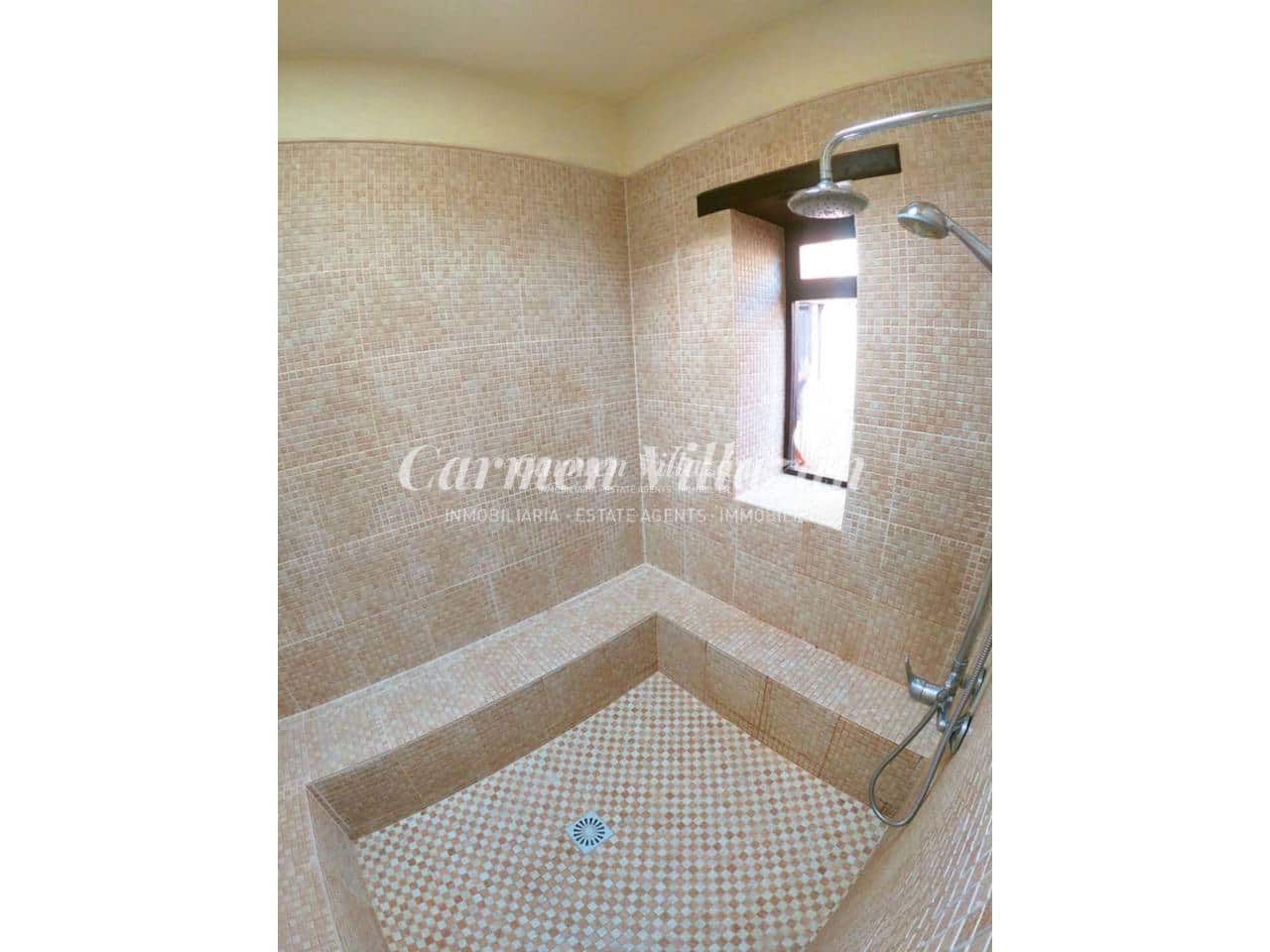 Chalet de 2 habitaciones en Tuineje en venta con piscina garaje - 395.000 € (Ref: 9480602)