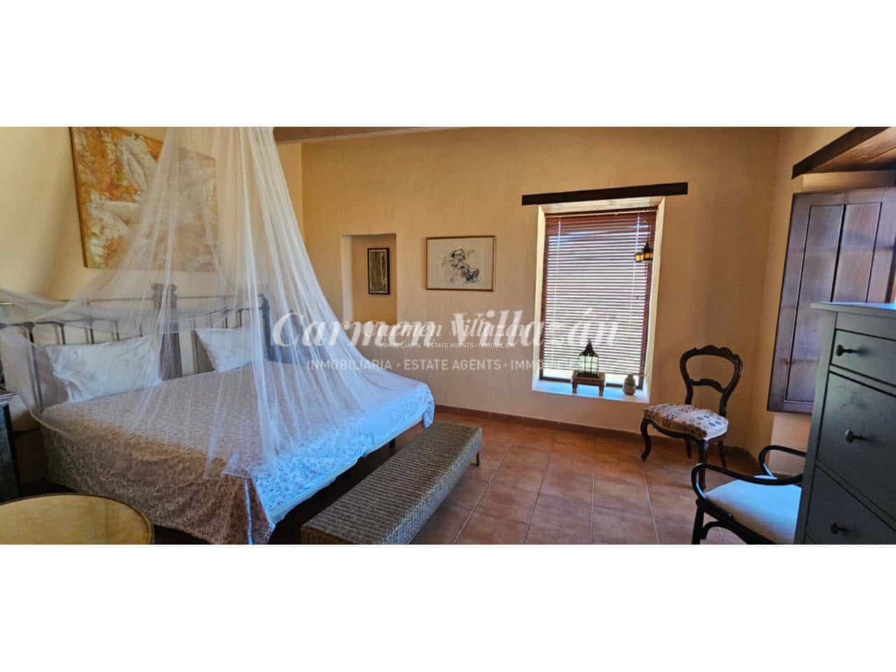 Chalet de 2 habitaciones en Tuineje en venta con piscina garaje - 395.000 € (Ref: 9480602)