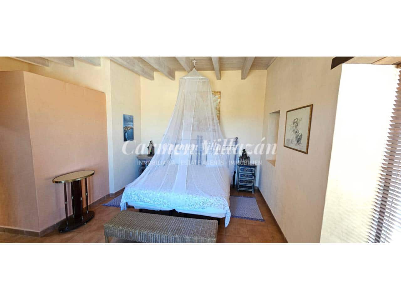 Chalet de 2 habitaciones en Tuineje en venta con piscina garaje - 395.000 € (Ref: 9480602)