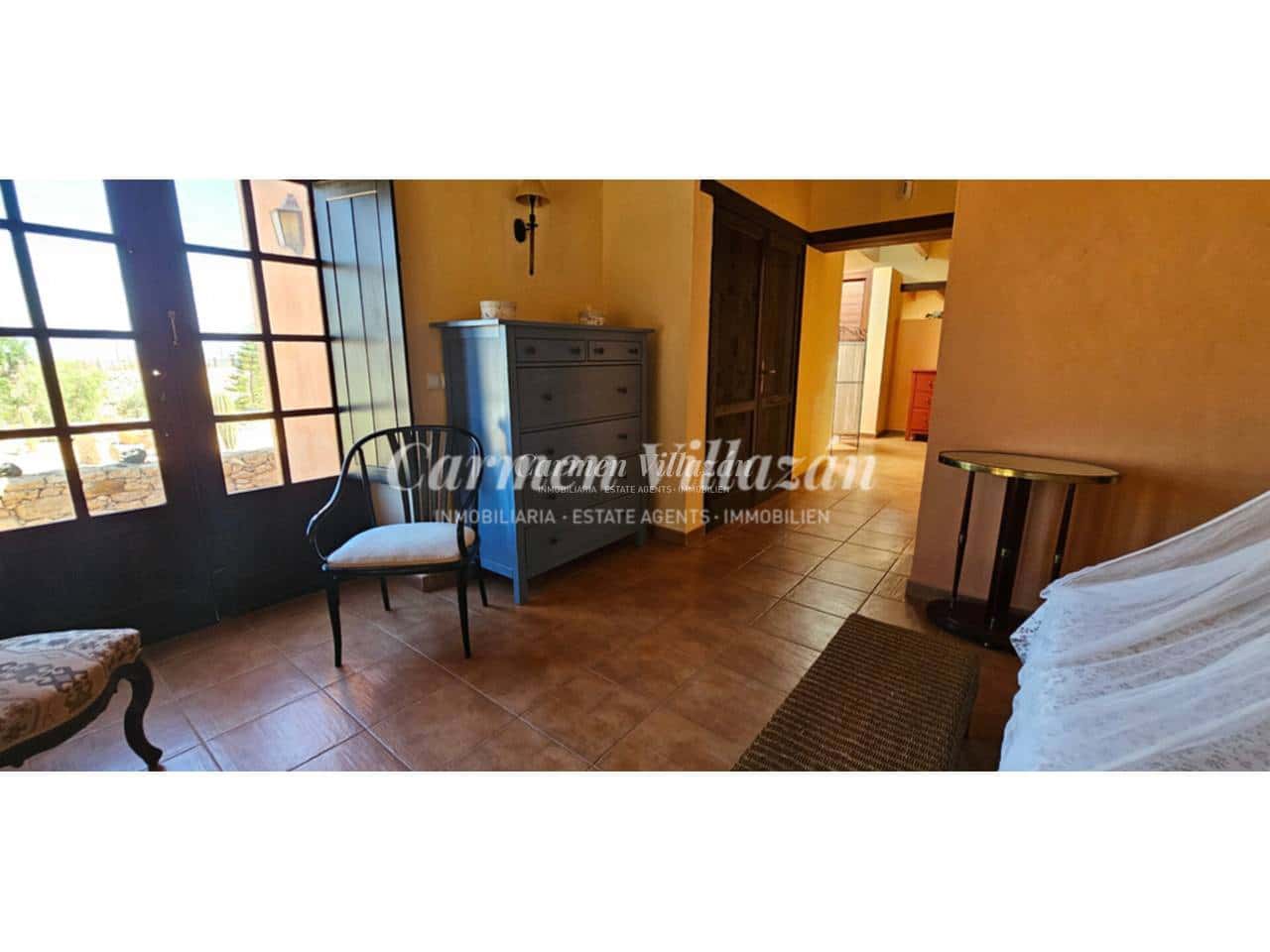 Chalet de 2 habitaciones en Tuineje en venta con piscina garaje - 395.000 € (Ref: 9480602)