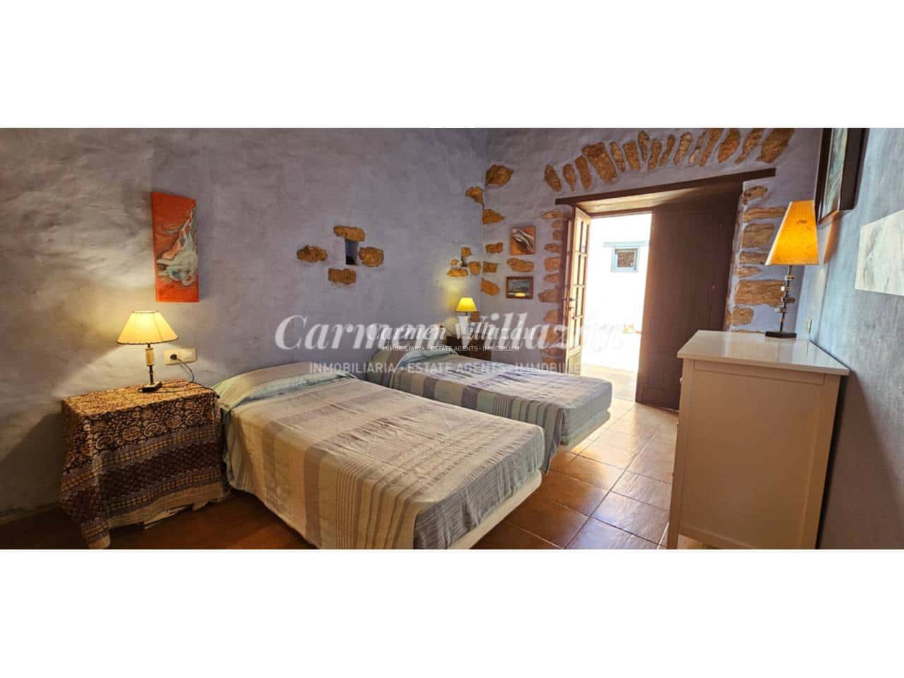 Chalet de 2 habitaciones en Tuineje en venta con piscina garaje - 395.000 € (Ref: 9480602)