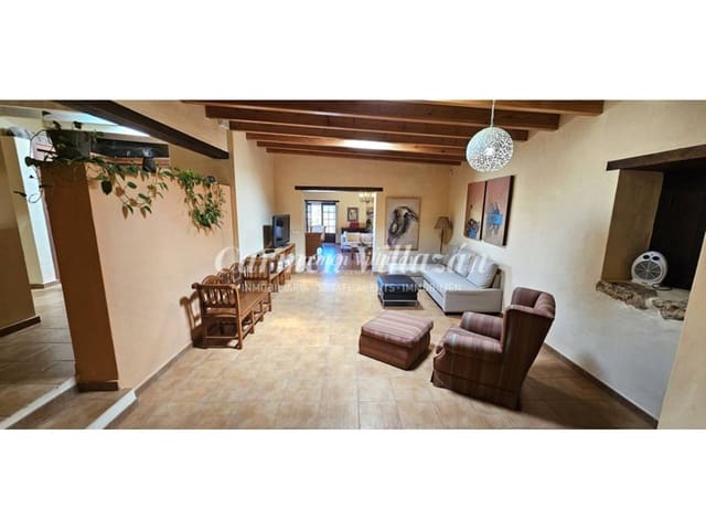 Chalet de 2 habitaciones en Tuineje en venta con piscina garaje - 395.000 € (Ref: 9480602)