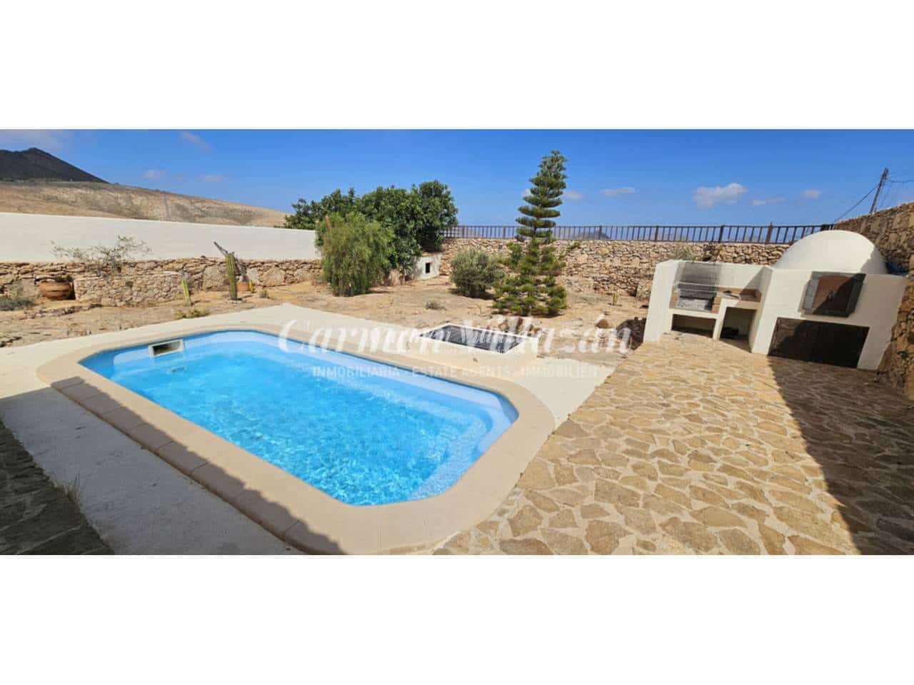 Chalet de 2 habitaciones en Tuineje en venta con piscina garaje - 395.000 € (Ref: 9480602)