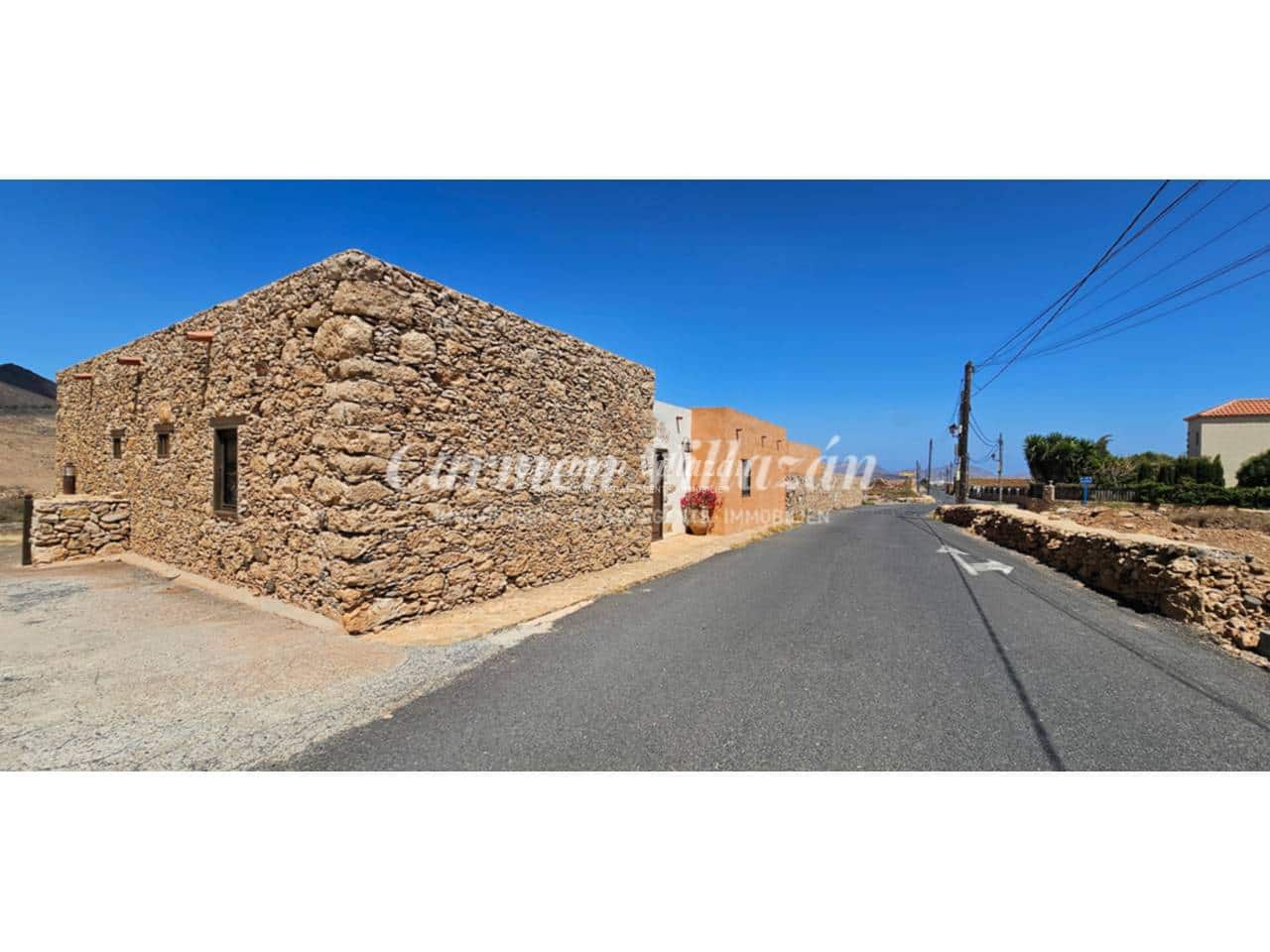 Chalet de 2 habitaciones en Tuineje en venta con piscina garaje - 395.000 € (Ref: 9480602)