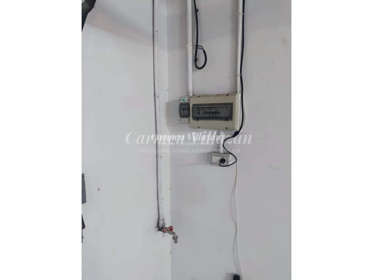 Erhverv til salg i Corralejo med garage - € 65.000 (Ref: 9480603)