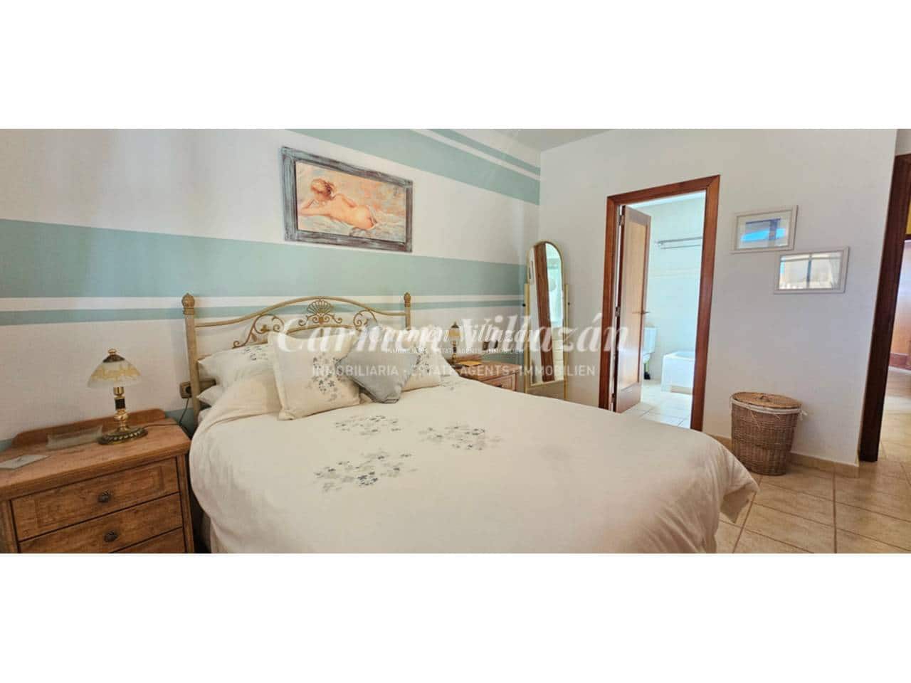 4 bedroom Villa for sale in Antigua with pool - € 450,000 (Ref: 9480604)