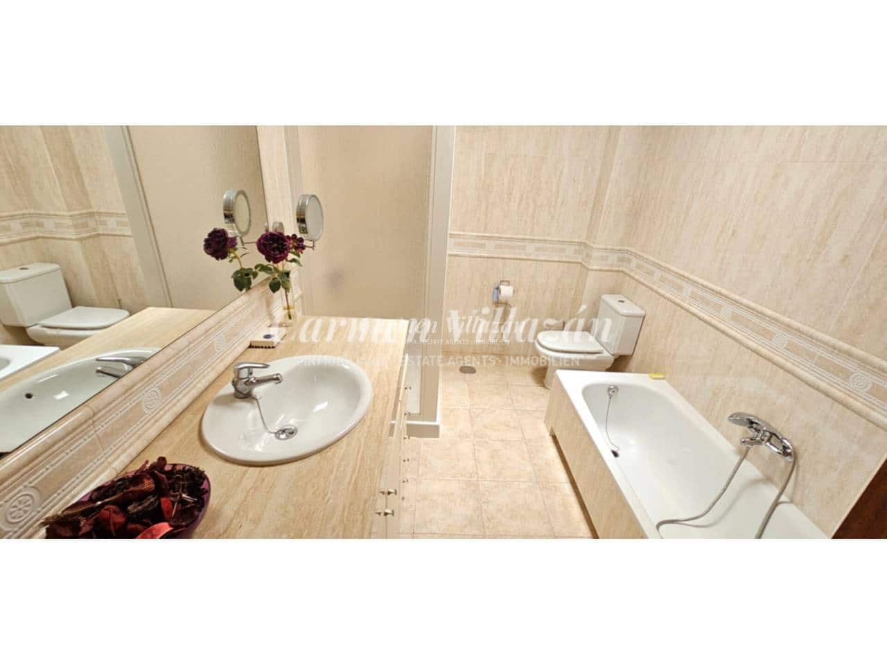 4 bedroom Villa for sale in Antigua with pool - € 450,000 (Ref: 9480604)