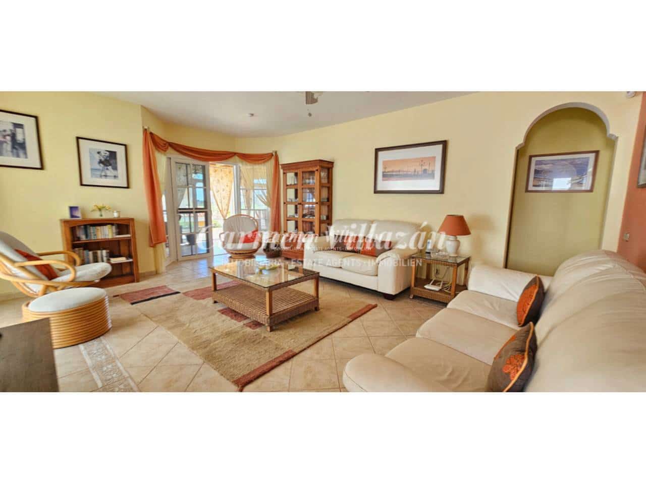 4 bedroom Villa for sale in Antigua with pool - € 450,000 (Ref: 9480604)