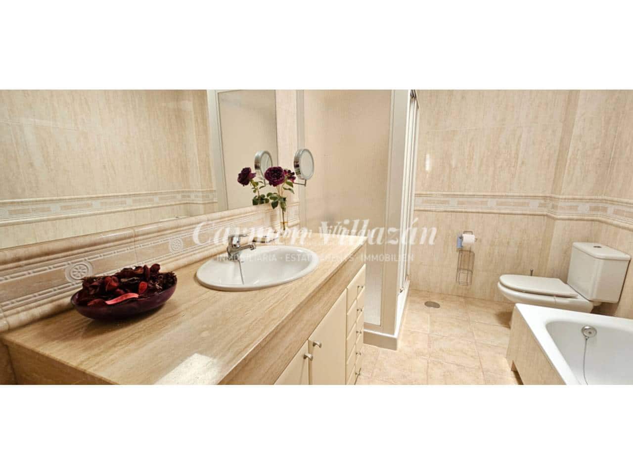 4 bedroom Villa for sale in Antigua with pool - € 450,000 (Ref: 9480604)