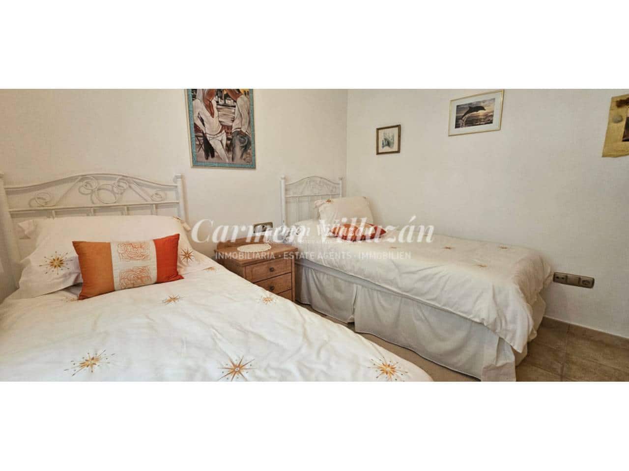 4 bedroom Villa for sale in Antigua with pool - € 450,000 (Ref: 9480604)