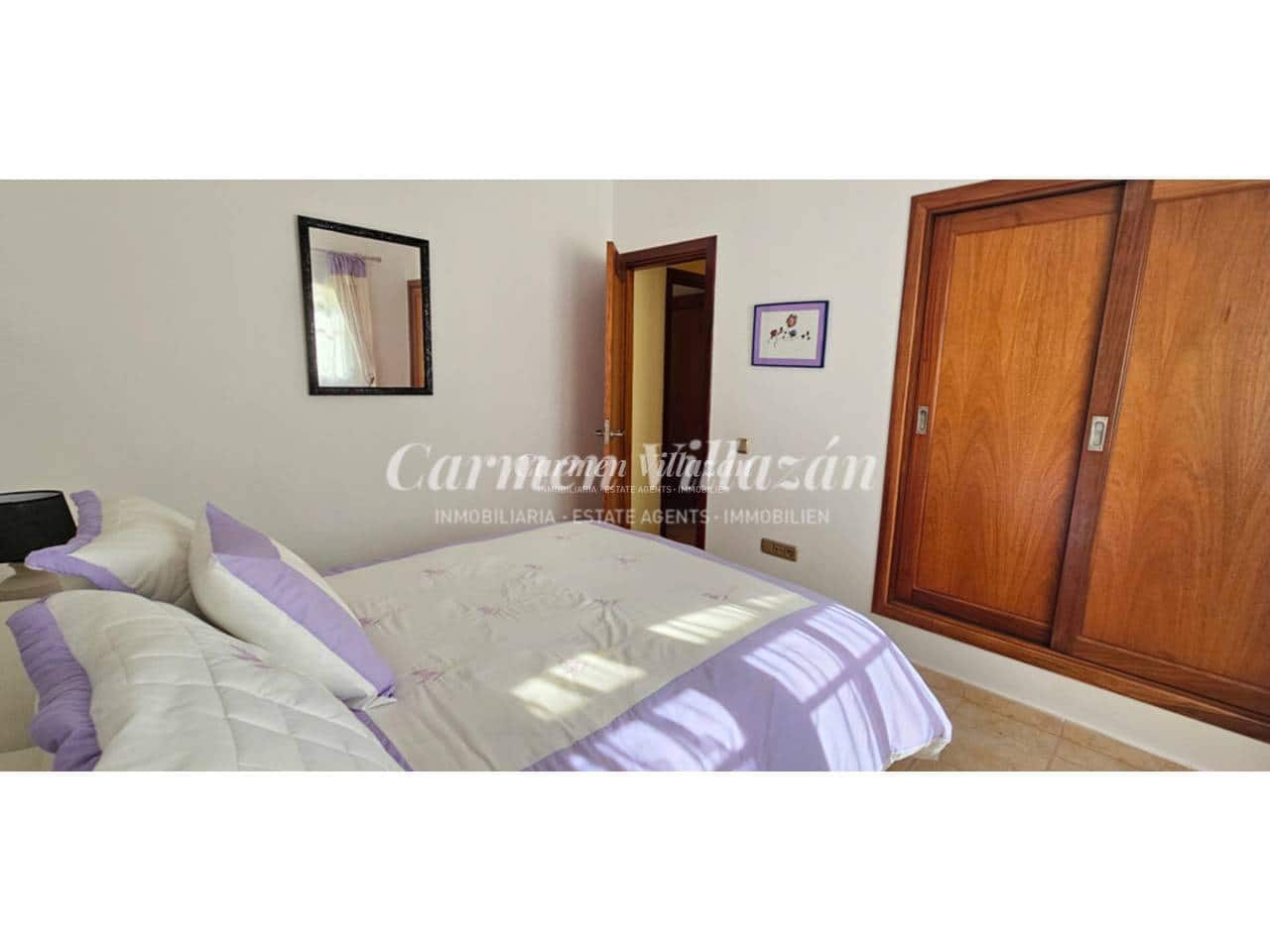 4 bedroom Villa for sale in Antigua with pool - € 450,000 (Ref: 9480604)