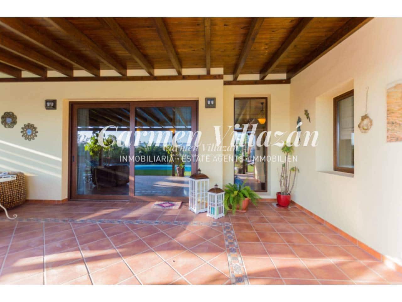 Chalet de 5 habitaciones en Lajares en venta con piscina garaje - 850.000 € (Ref: 9480606)