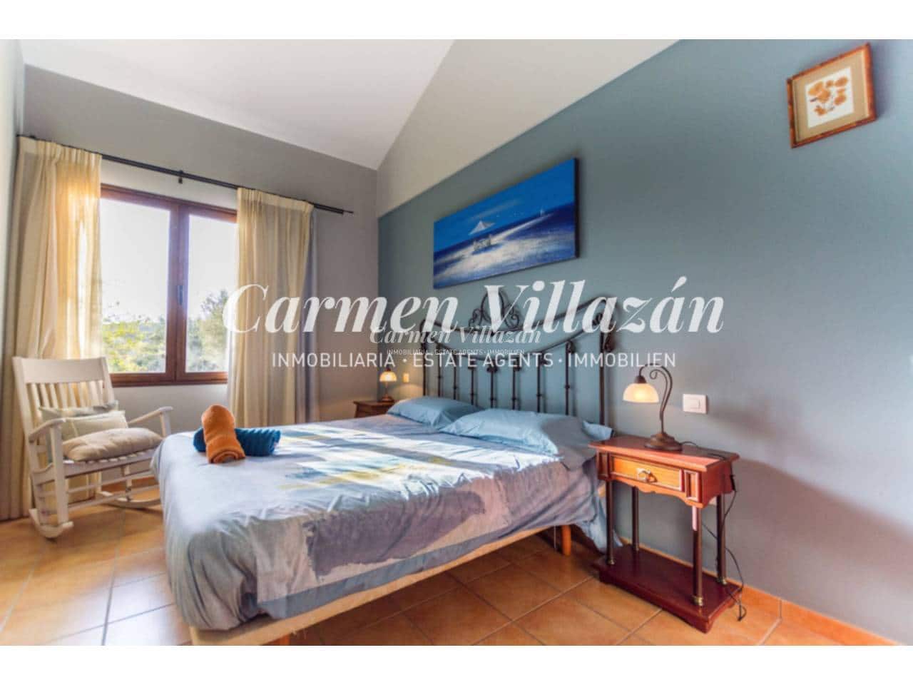 Chalet de 5 habitaciones en Lajares en venta con piscina garaje - 850.000 € (Ref: 9480606)