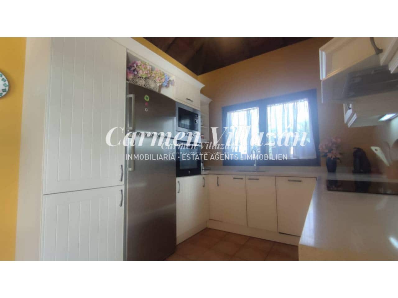 Chalet de 5 habitaciones en Lajares en venta con piscina garaje - 850.000 € (Ref: 9480606)