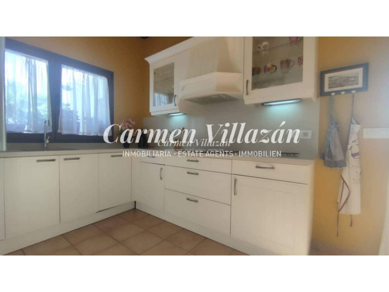 Chalet de 5 habitaciones en Lajares en venta con piscina garaje - 850.000 € (Ref: 9480606)