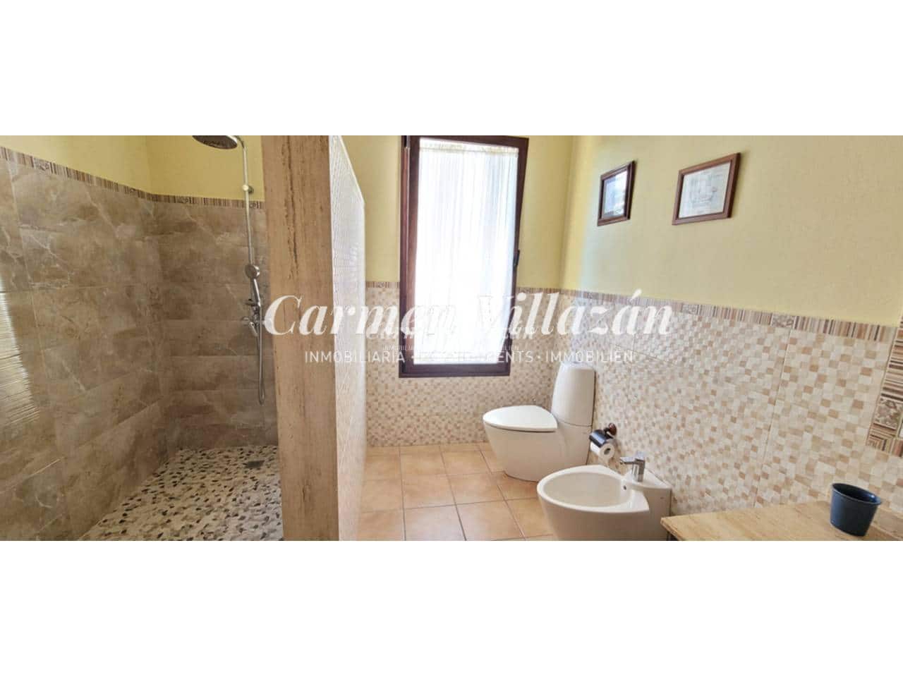 Chalet de 5 habitaciones en Lajares en venta con piscina garaje - 850.000 € (Ref: 9480606)