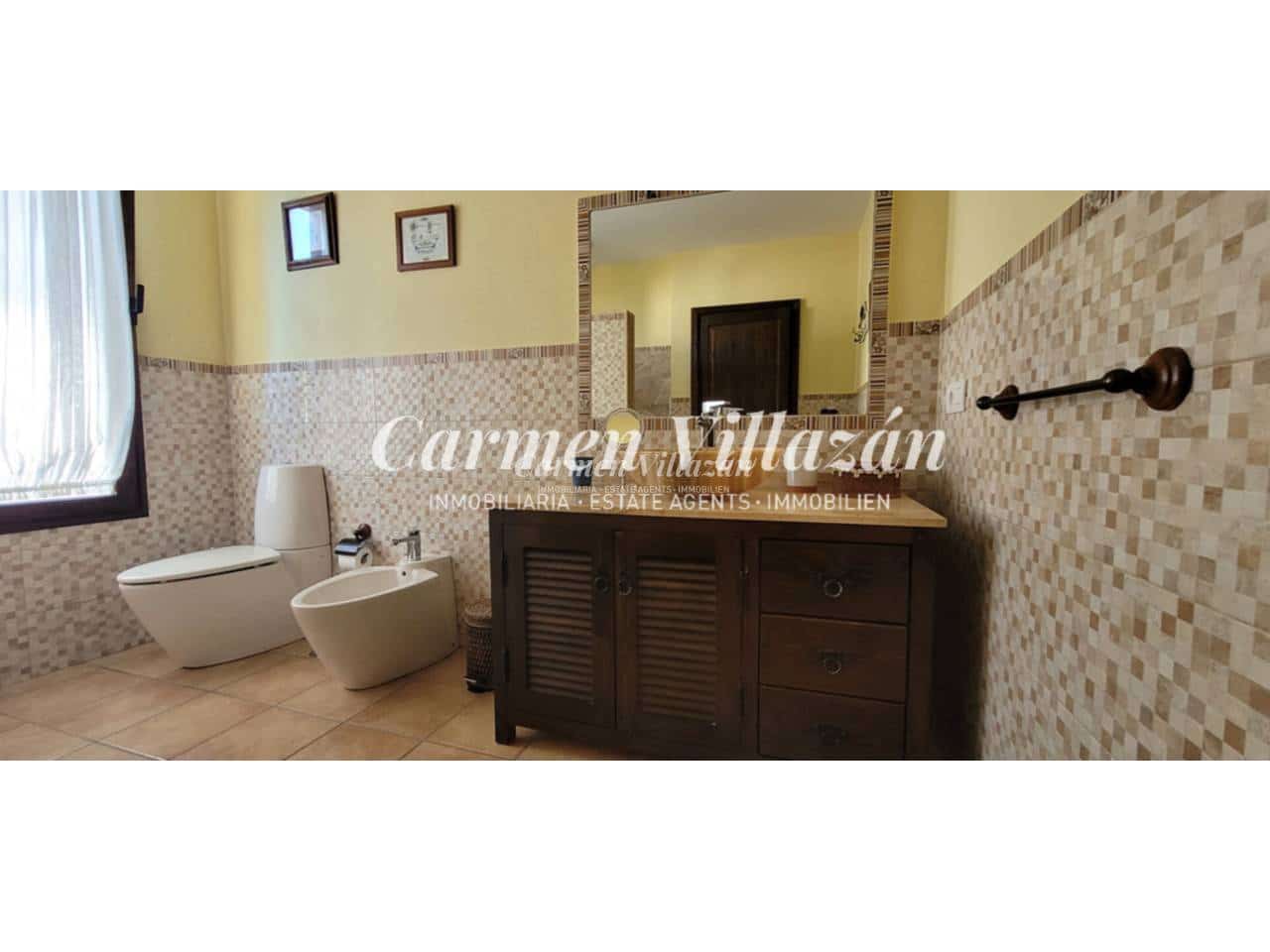 Chalet de 5 habitaciones en Lajares en venta con piscina garaje - 850.000 € (Ref: 9480606)