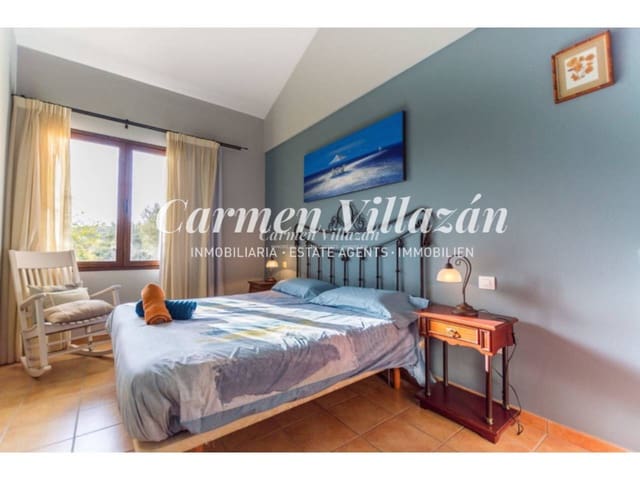 Chalet de 5 habitaciones en Lajares, La Oliva en venta con piscina garaje - 850.000 € (Ref: 9480606)