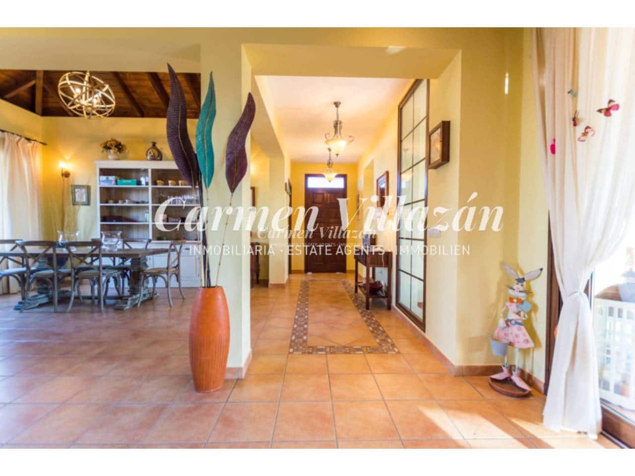 Chalet de 5 habitaciones en Lajares en venta con piscina garaje - 850.000 € (Ref: 9480606)