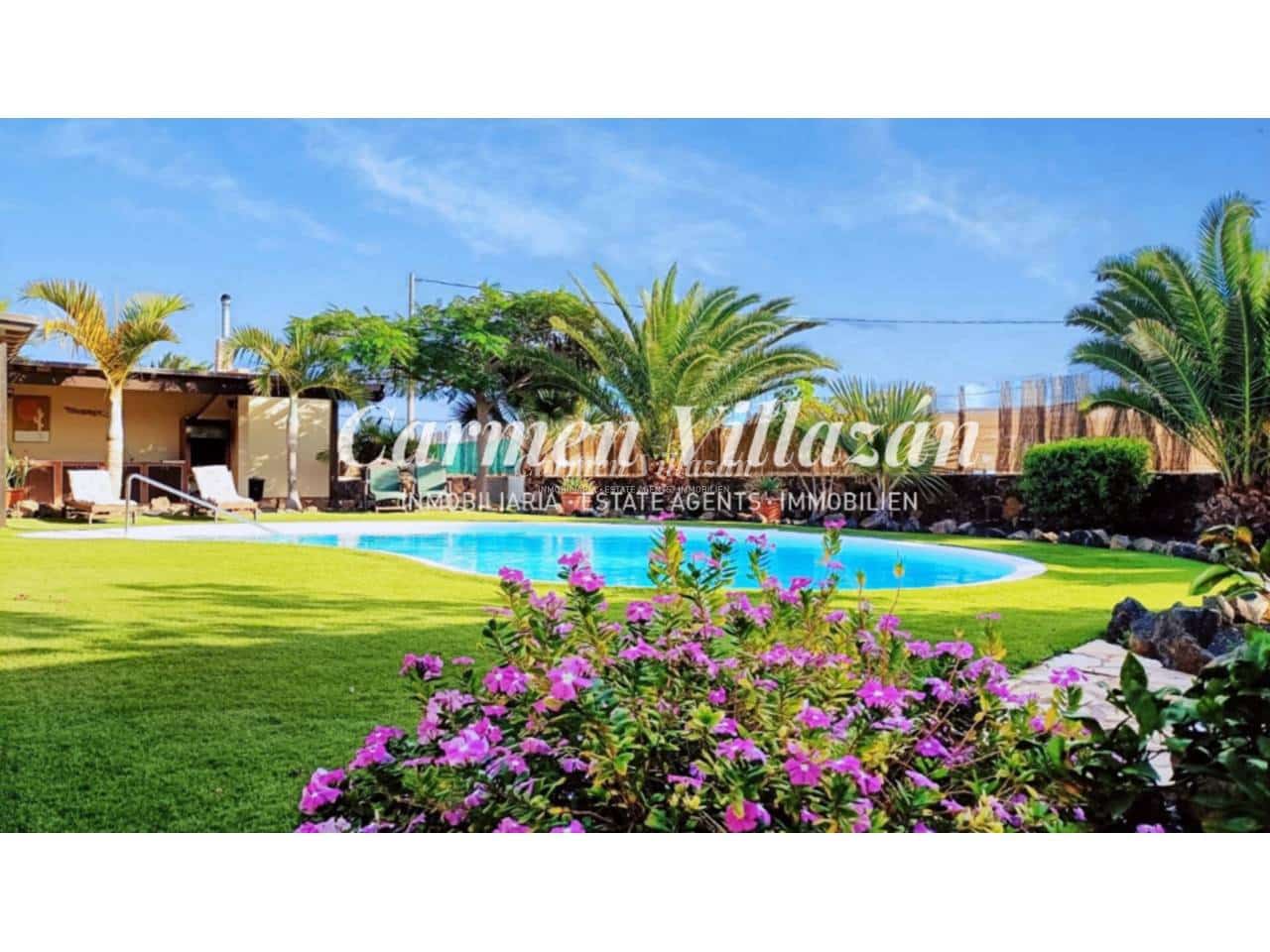 Chalet de 5 habitaciones en Lajares en venta con piscina garaje - 850.000 € (Ref: 9480606)