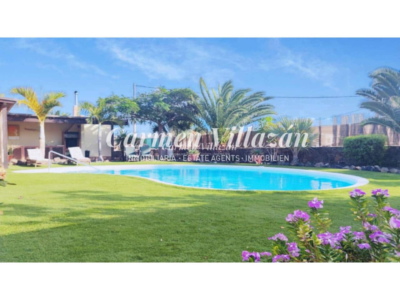 Chalet de 5 habitaciones en Lajares en venta con piscina garaje - 850.000 € (Ref: 9480606)