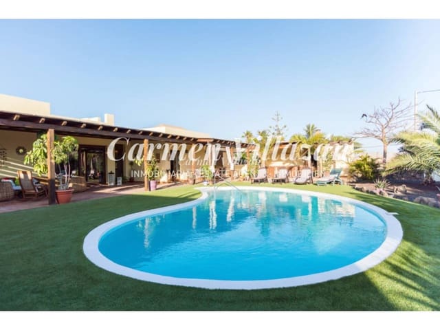 Chalet de 5 habitaciones en Lajares, La Oliva en venta con piscina garaje - 850.000 € (Ref: 9480606)