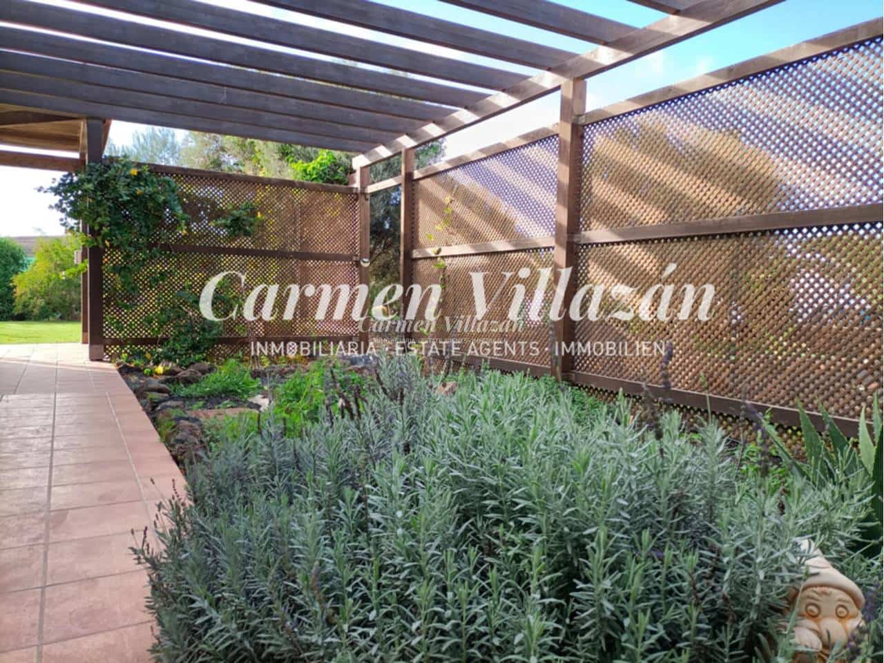 Chalet de 5 habitaciones en Lajares en venta con piscina garaje - 850.000 € (Ref: 9480606)