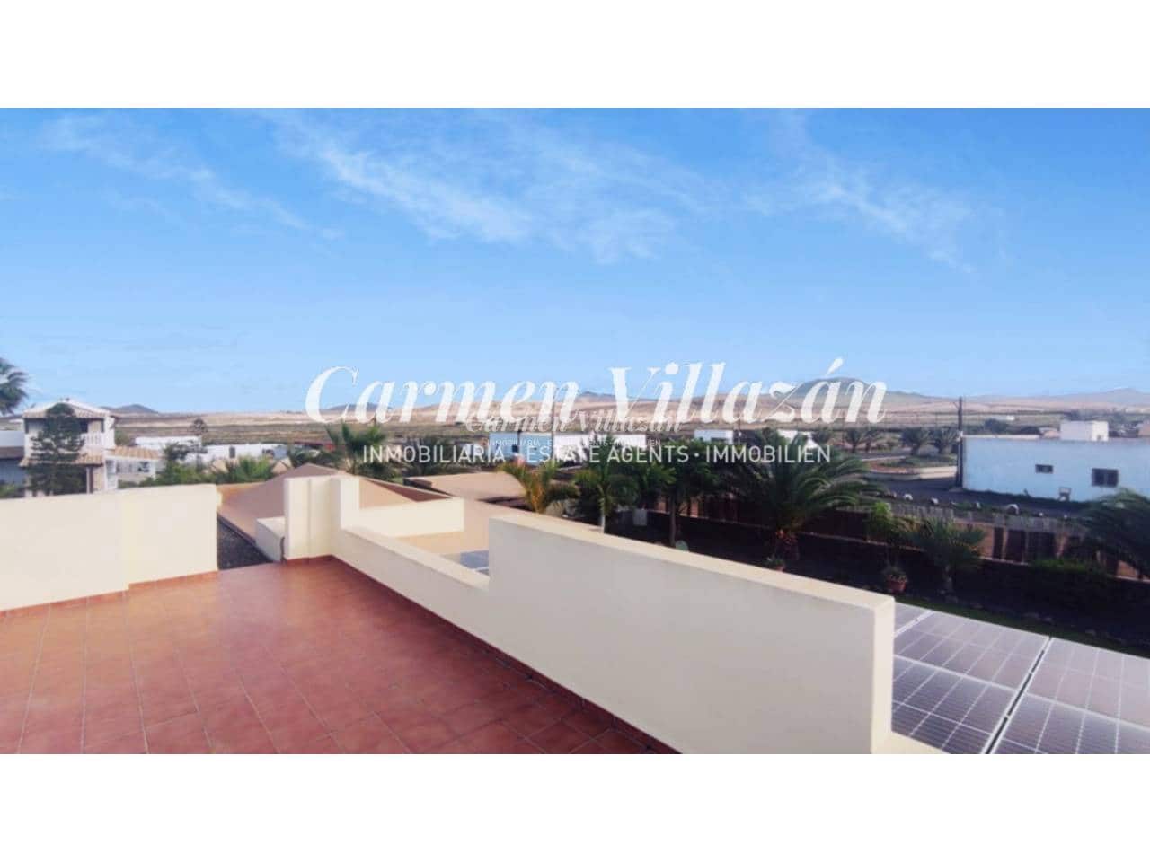 Chalet de 5 habitaciones en Lajares en venta con piscina garaje - 850.000 € (Ref: 9480606)