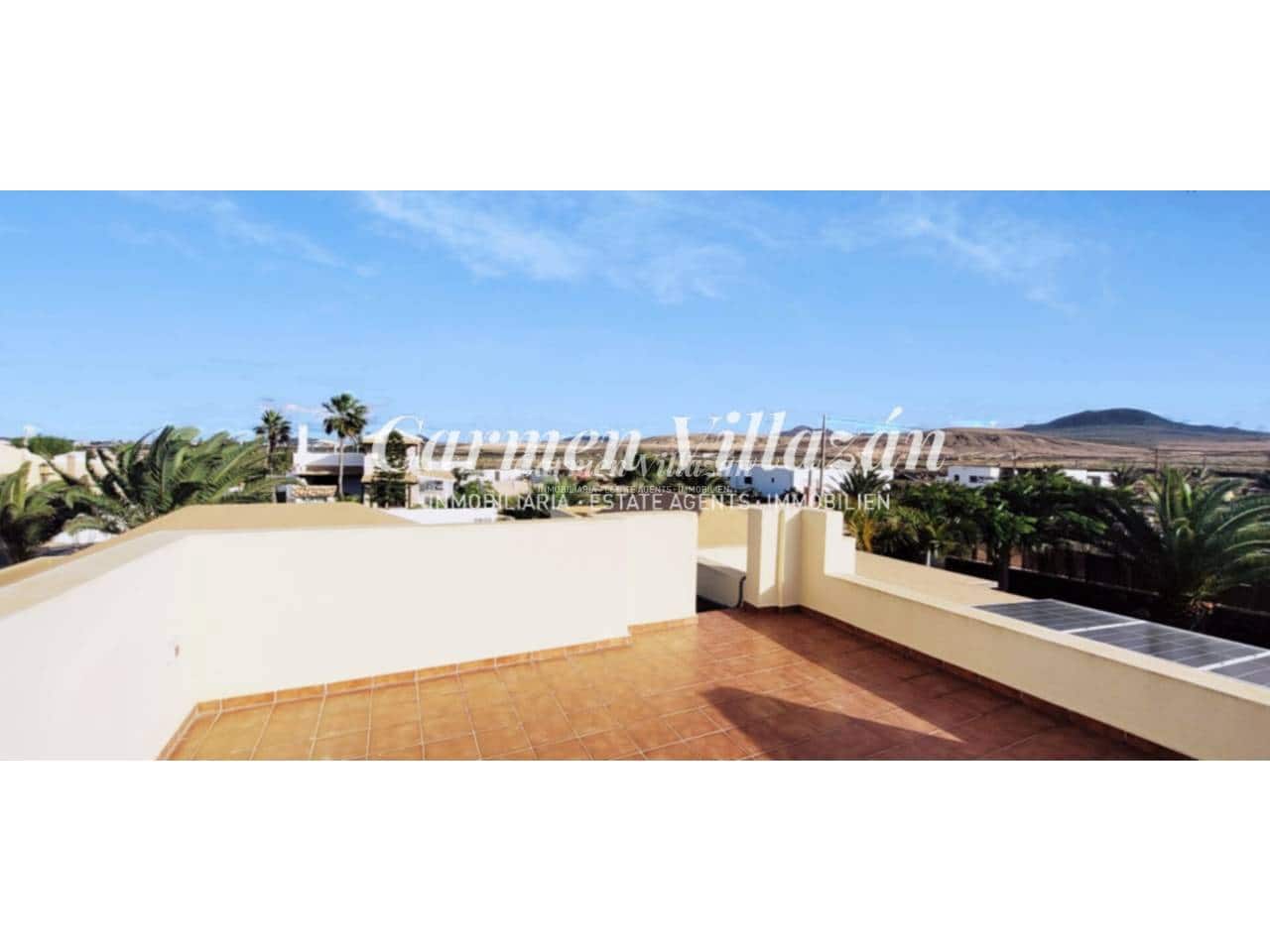 Chalet de 5 habitaciones en Lajares en venta con piscina garaje - 850.000 € (Ref: 9480606)