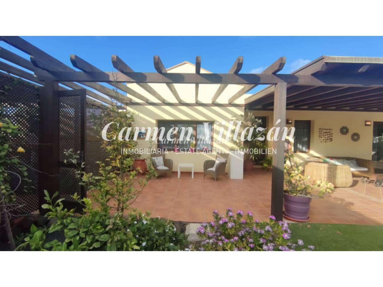 Chalet de 5 habitaciones en Lajares en venta con piscina garaje - 850.000 € (Ref: 9480606)