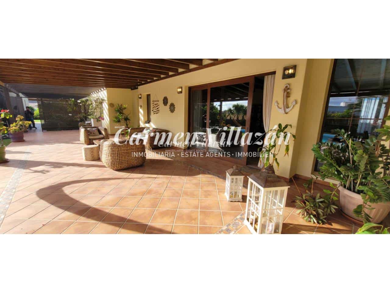 Chalet de 5 habitaciones en Lajares en venta con piscina garaje - 850.000 € (Ref: 9480606)