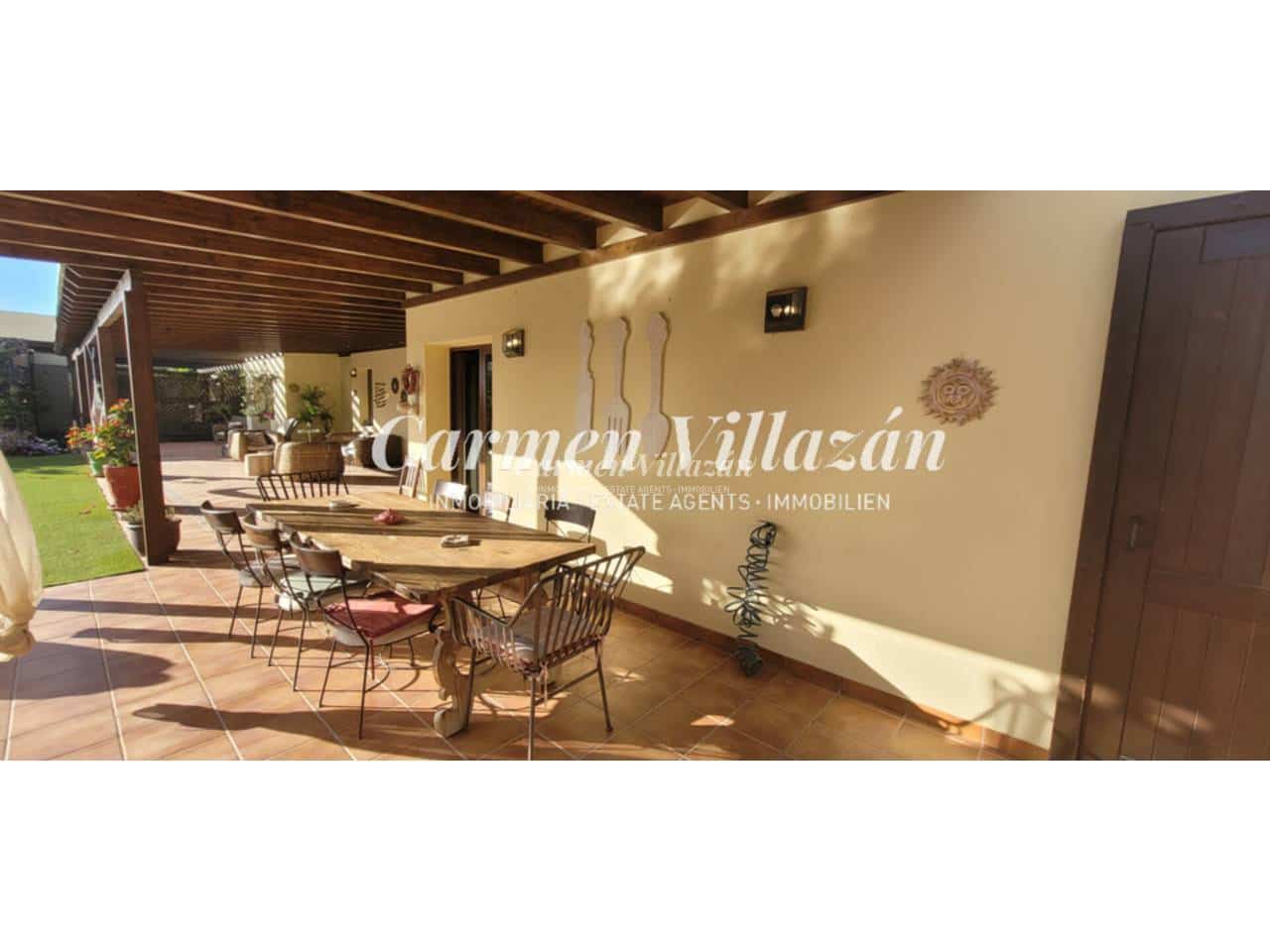Chalet de 5 habitaciones en Lajares en venta con piscina garaje - 850.000 € (Ref: 9480606)