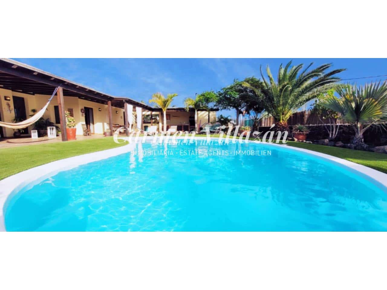 Chalet de 5 habitaciones en Lajares en venta con piscina garaje - 850.000 € (Ref: 9480606)