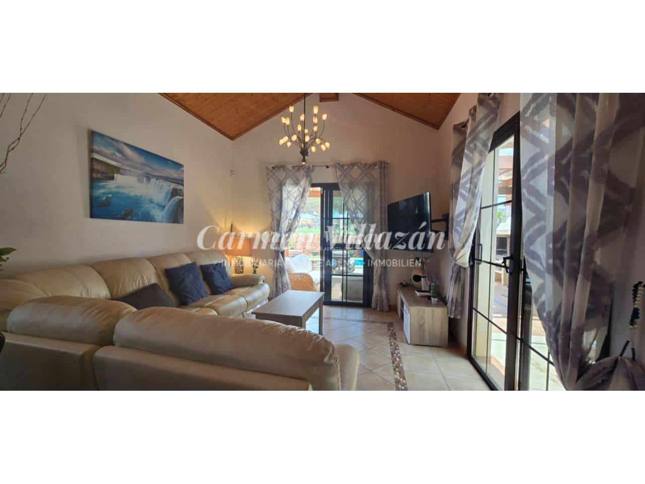 4 Zimmer Villa zu verkaufen in Caleta de Fuste mit Pool Garage - 565.000 € (Ref: 9480609)