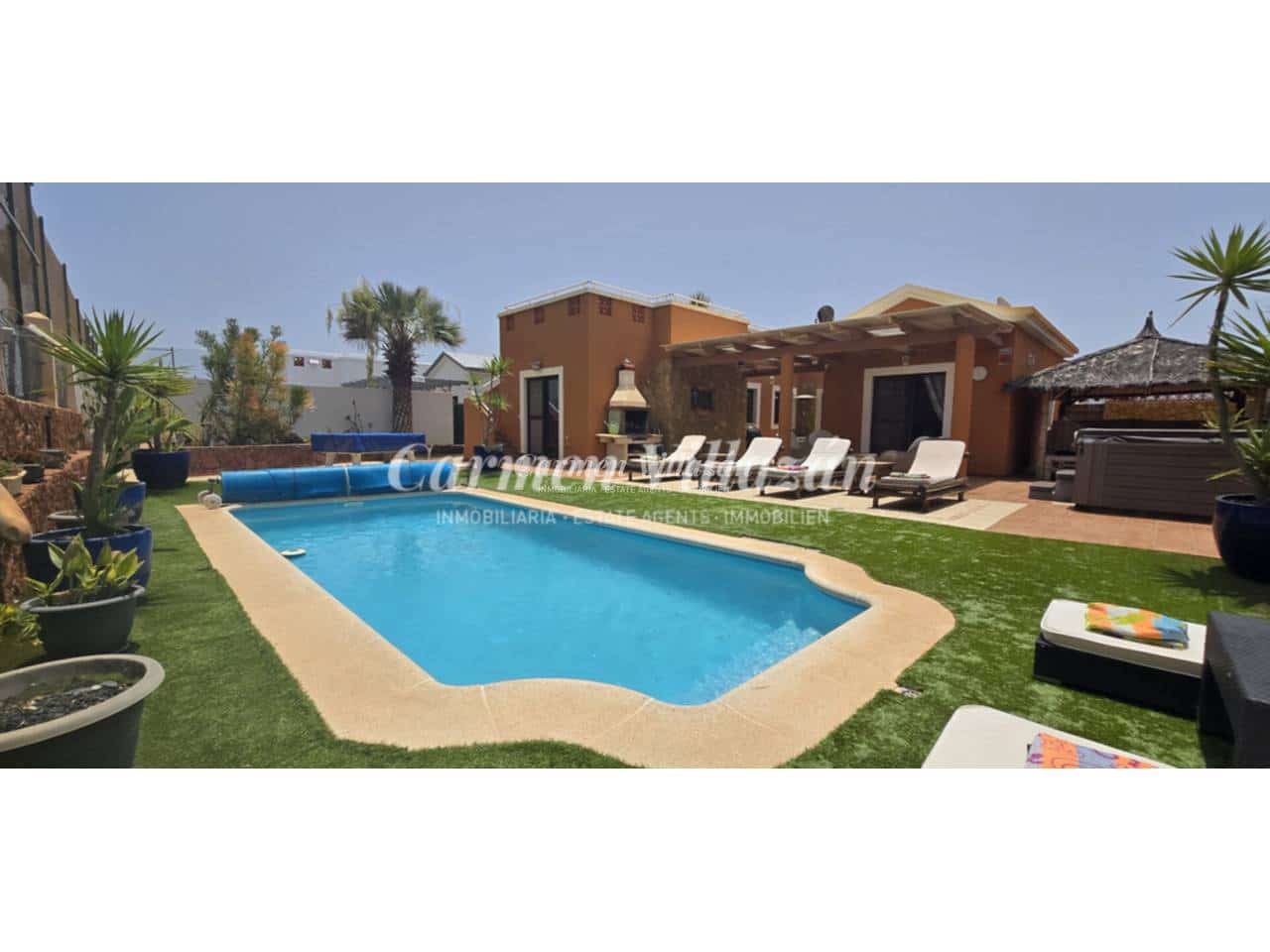 4 Zimmer Villa zu verkaufen in Caleta de Fuste mit Pool Garage - 565.000 € (Ref: 9480609)