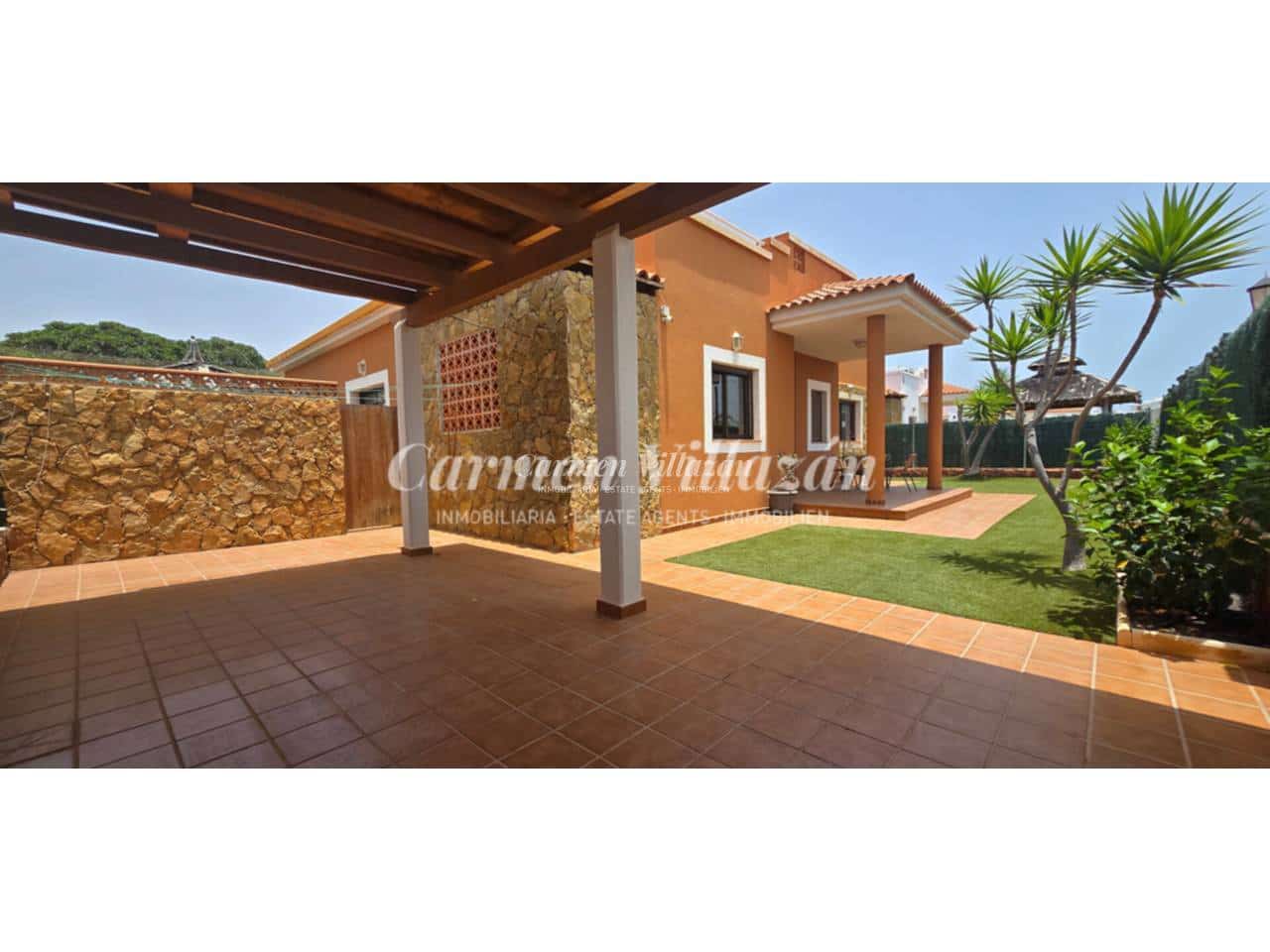 4 Zimmer Villa zu verkaufen in Caleta de Fuste mit Pool Garage - 565.000 € (Ref: 9480609)