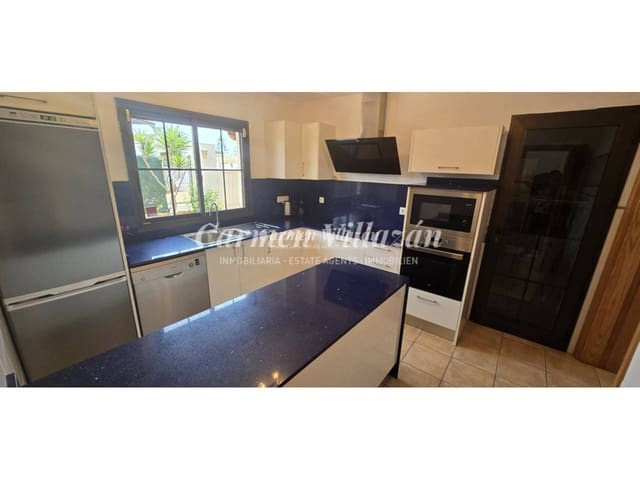 4 Zimmer Villa zu verkaufen in Caleta de Fuste, Antigua mit Pool Garage - 565.000 € (Ref: 9480609)